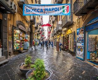 Νάπολη (από Χανιά): Αεροπορικά εισιτήρια με φόρους και διαμονή με πρωινό