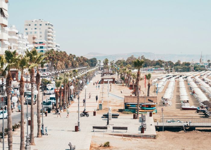 Λάρνακα: Αεροπορικά εισιτήρια με φόρους και διαμονή με πρωινό