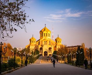 Γερεβάν (από Λάρνακα): Αεροπορικά εισιτήρια με φόρους και διαμονή με πρωινό